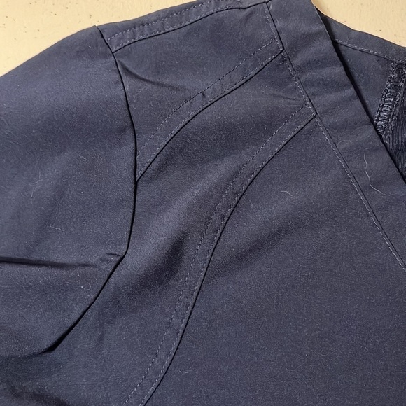 Activate navy scrub top, size medium - Picture 4 of 8